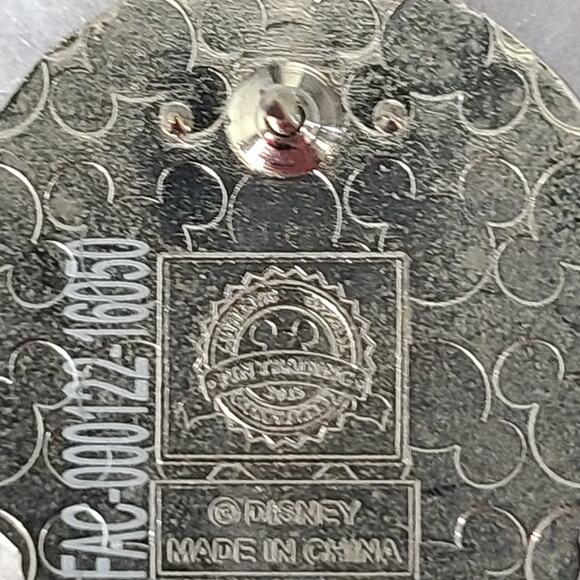 2015 Disney Pin Trading Daisy Duck Tsum Tsum Mystery Enamel Pin Authentic - Picture 4 of 8